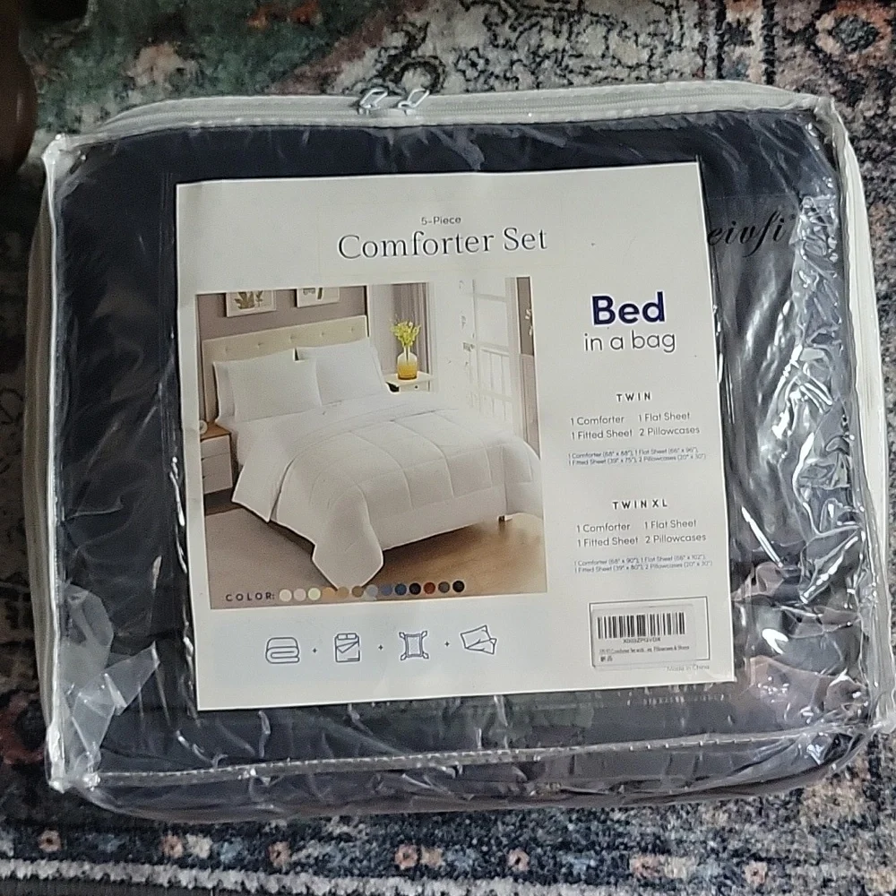 Eivfi dark gray Bed in Bag 5 pc comforter set Twin down alternative New sealed